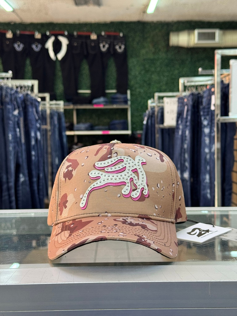 Imagen 1 de 31 Hats Pink Camo