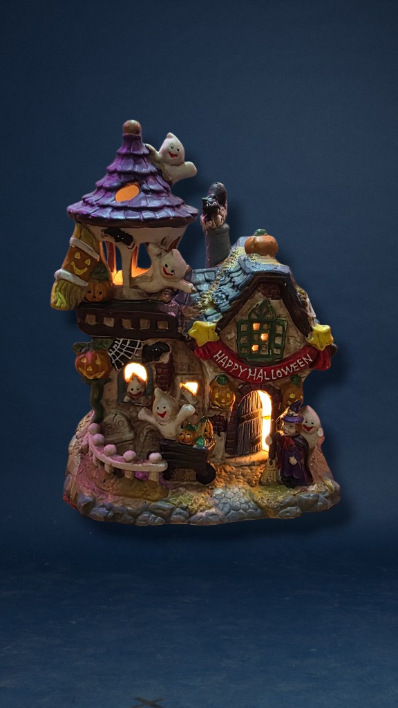 Imagen 1 de 🎃 Casa Decorativa Halloween con Iluminación (Vintage)