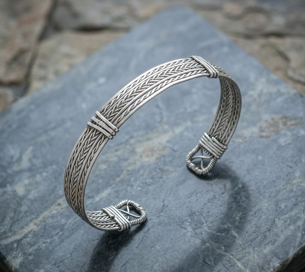 Imagem 1 de Bracelete Punho da Escalibur