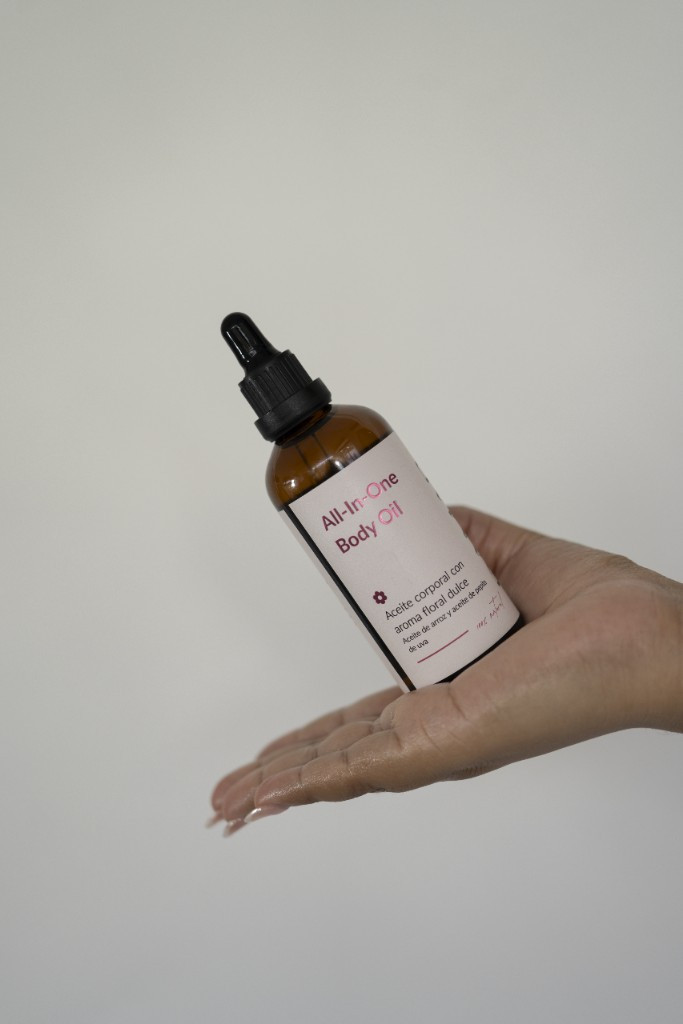 Imagen 1 de Aceite corporal All in One floral dulce 100ml