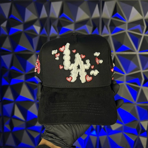 Imagen 1 de 31 HATS / LA San Valentín