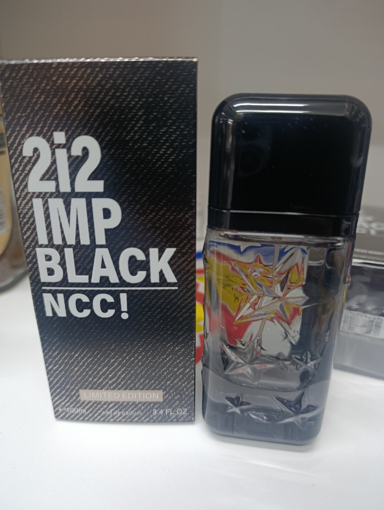 Imagen 1 de 212 black man