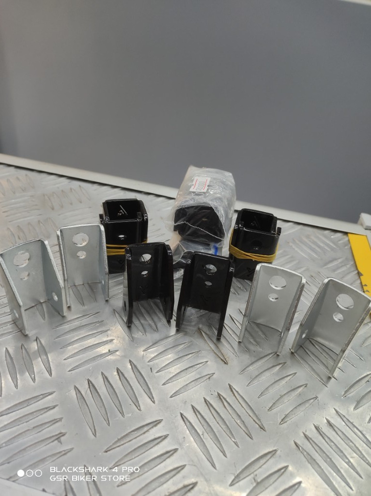 Imagen 1 de Bases posapiés/par para Gsr 600