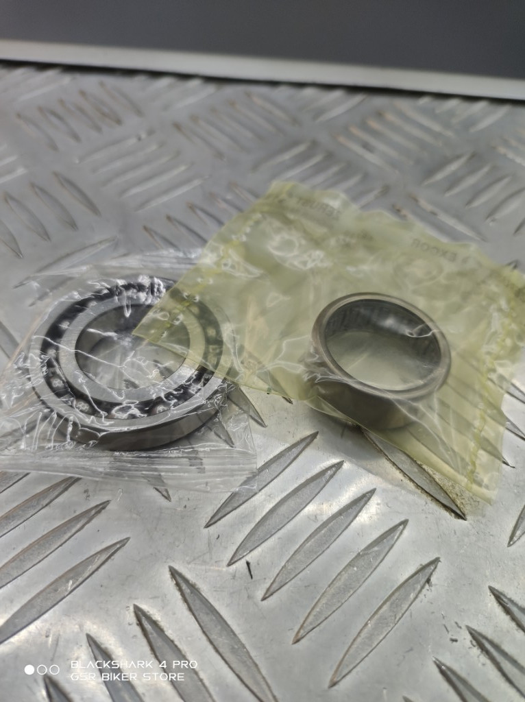 Imagen 1 de Canastilla y Rodamiento para eje selector de cambios Gsr 600