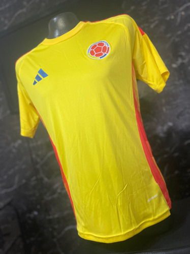 Imagen 1 de CAMISETA COLOMBIA (S / M)