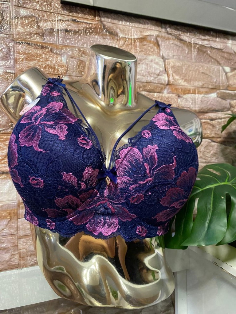 Imagen 1 de 2114Sostén copa D arnés flor