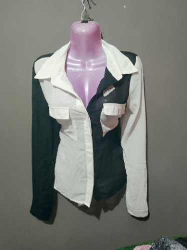 Imagen 1 de *Camisa blanca y negra talla M