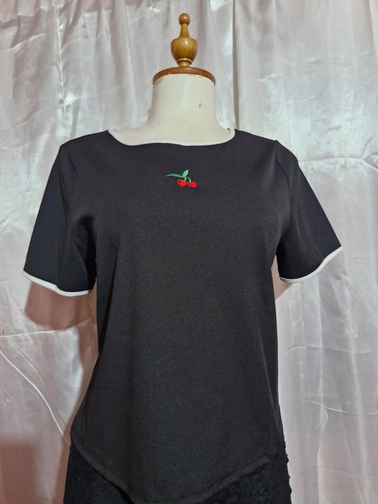 Imagen 1 de Blusa cherry oscura