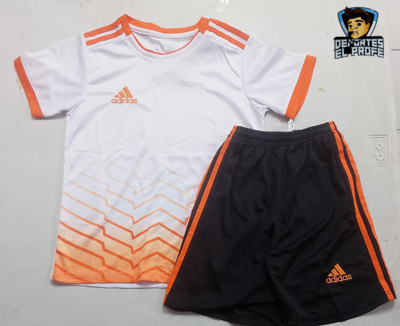 Imagen 1 de Adidas genérico blanco
