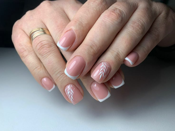 Imagen 1 de Manicura Tradicional mujer