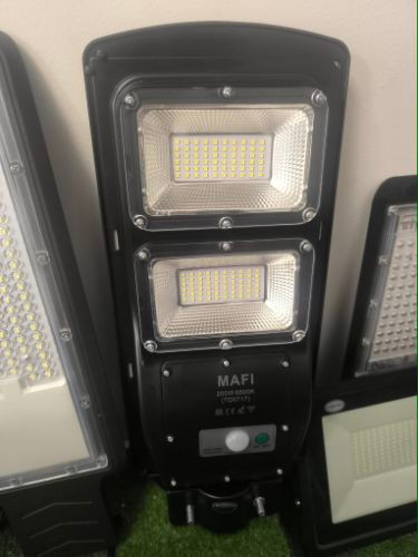 Imagen 1 de Alumbrado público solar 200w