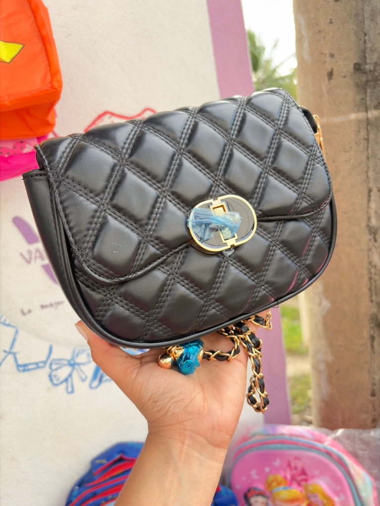 Imagen 1 de Cartera Negra Trenzas