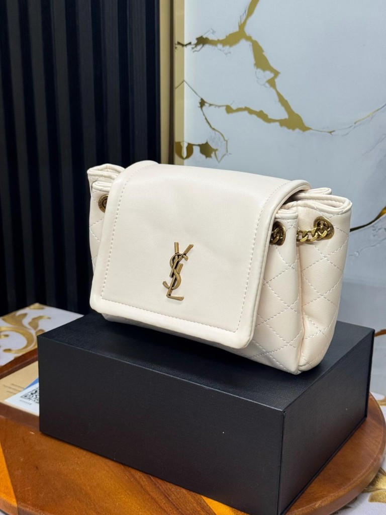 Imagen 1 de Bolsa YSL Nolita  
(15X23CM
)
