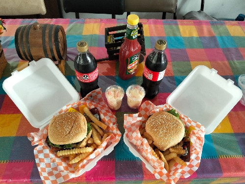 Imagen 1 de 2 combo #1 pollo o arrachera, 2 cocas y 2 helados