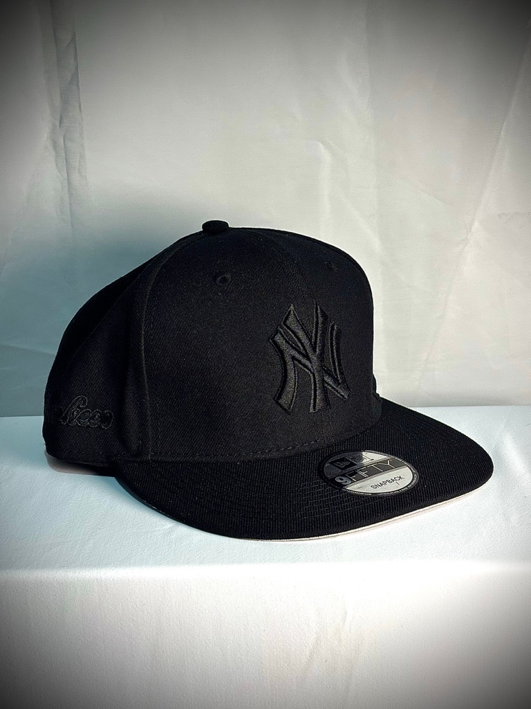 Imagen 1 de New Era ajustable New York Yankees Drop • Stealth Black