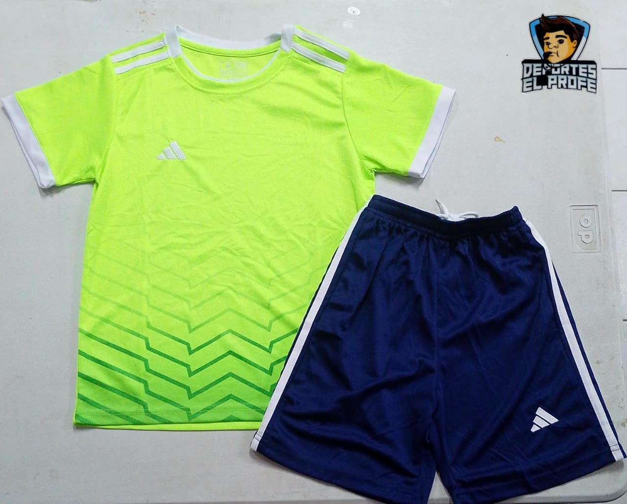 Imagen 1 de Adidas genérico fosfo