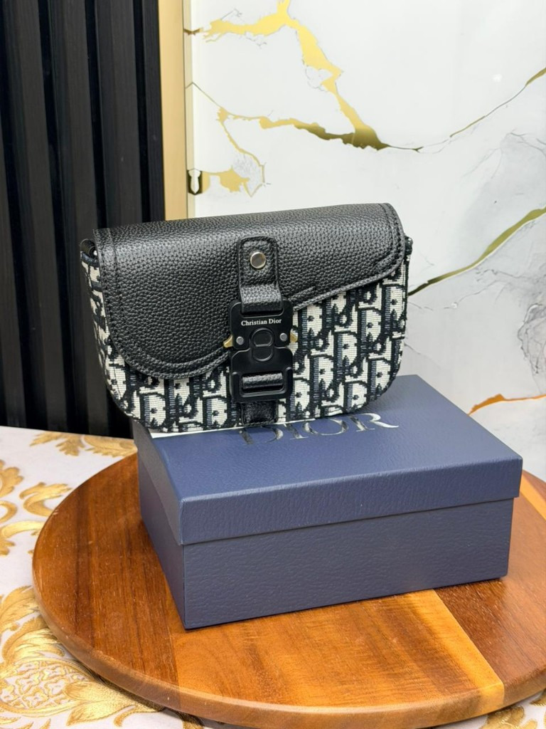 Imagen 1 de Bandolera Dior Saddle ( 13X18CM
)