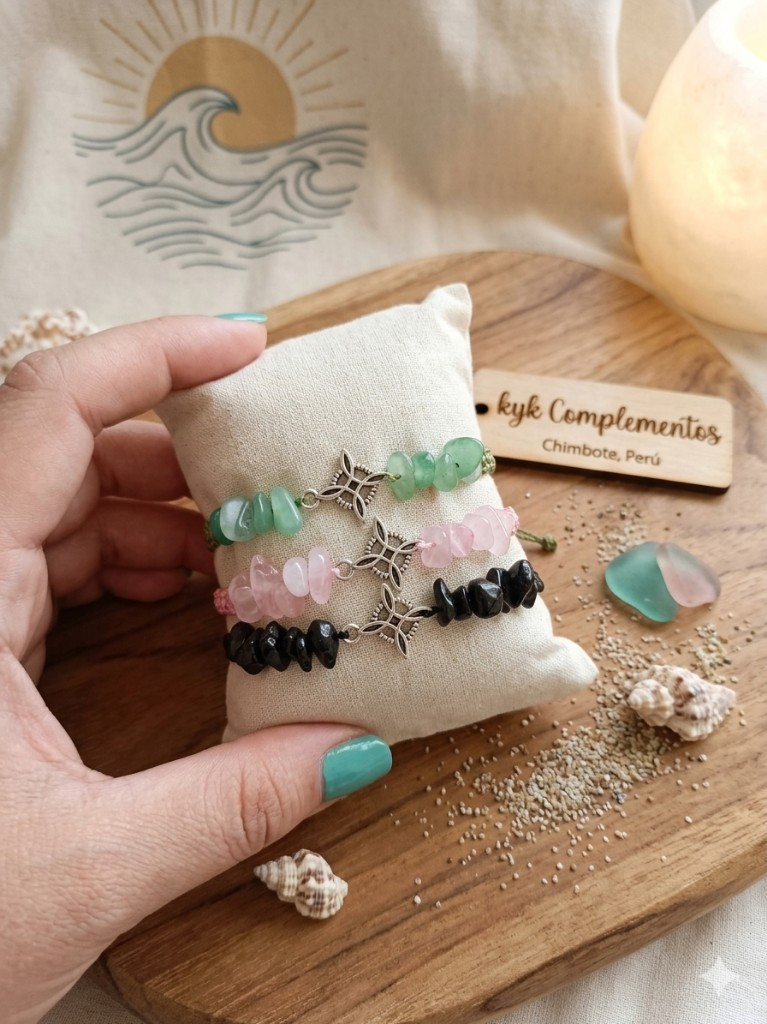 Imagen 1 de Pulseras nudo de bruja piedras naturales