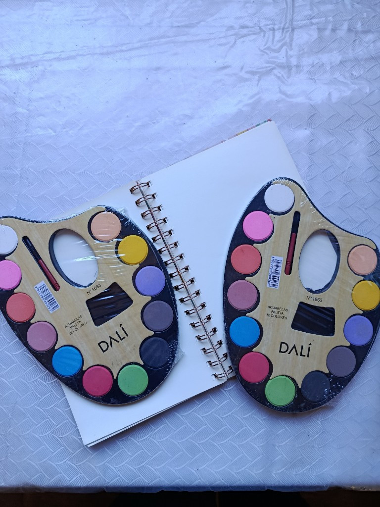 Imagen 1 de Acuarelas paleta de 12 colores Dalí
