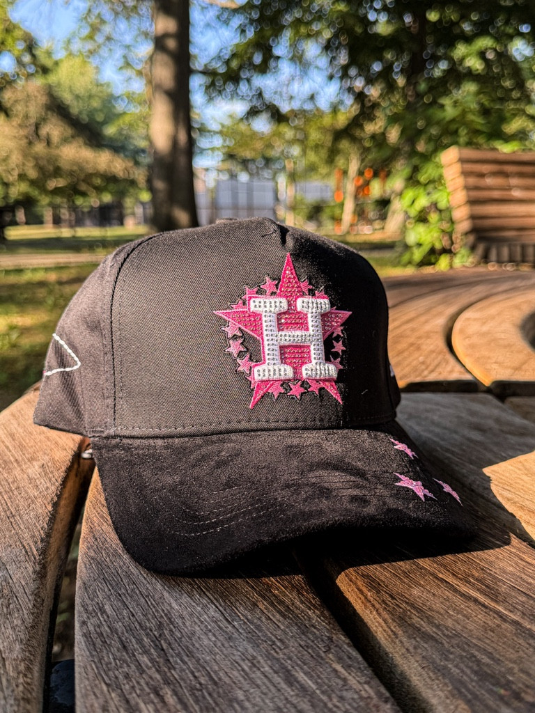 Imagen 1 de DANDY HATS X JUNIOR H “CLAVE ALI”