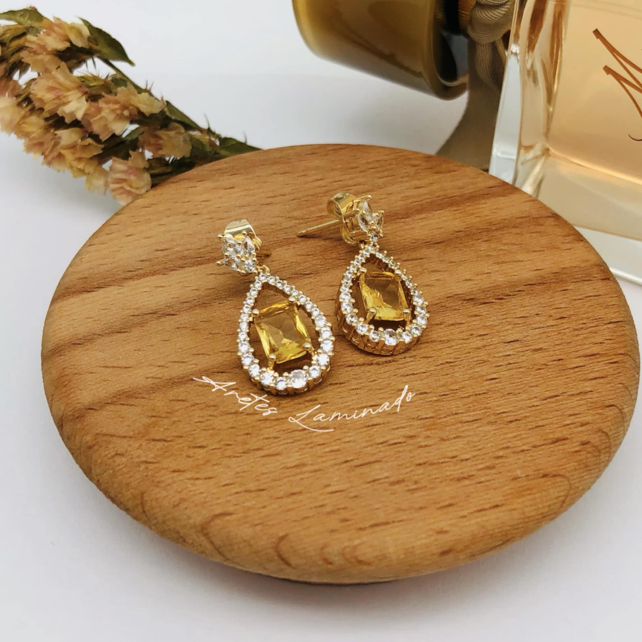 Imagen 1 de Aretes coverGold diseño gota