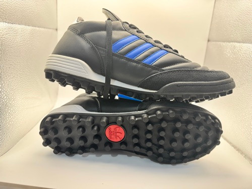 Imagen 1 de Adidas Turf negros líneas azules