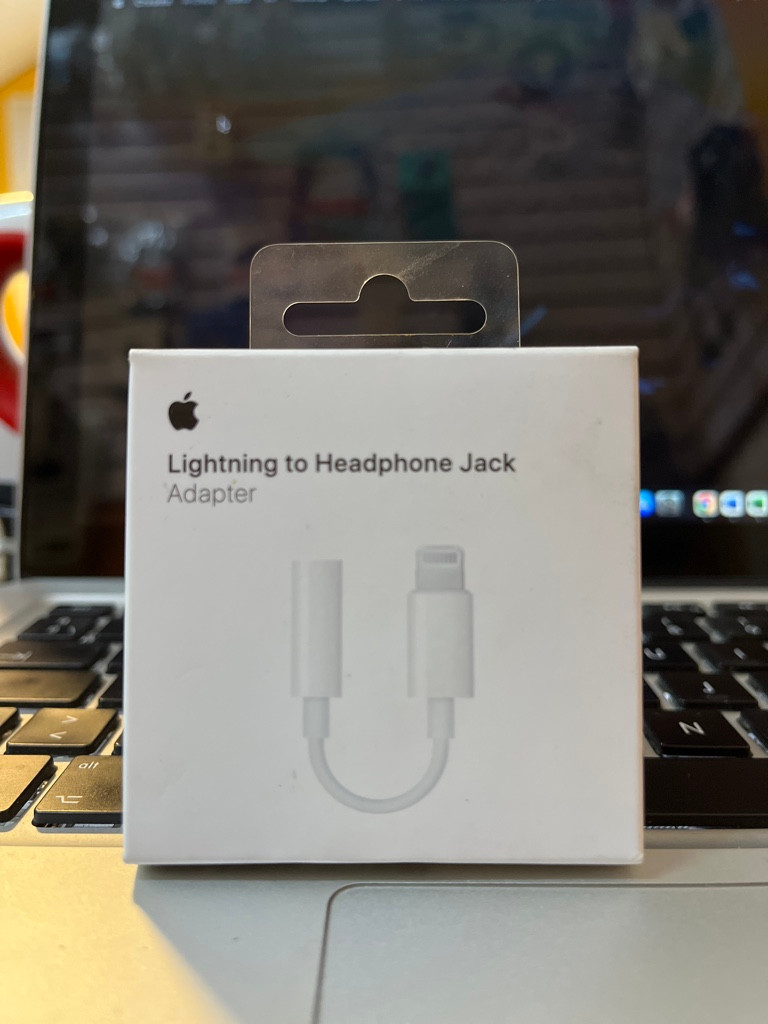 Imagen 1 de Adaptador de Lightning Macho a plug 3.5 mm blanco