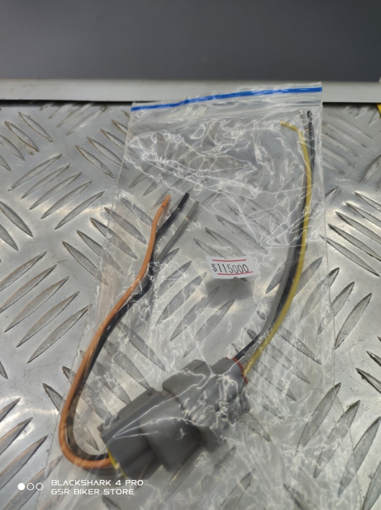 Imagen 1 de Conector pacha bomba de combustible para Gsr600