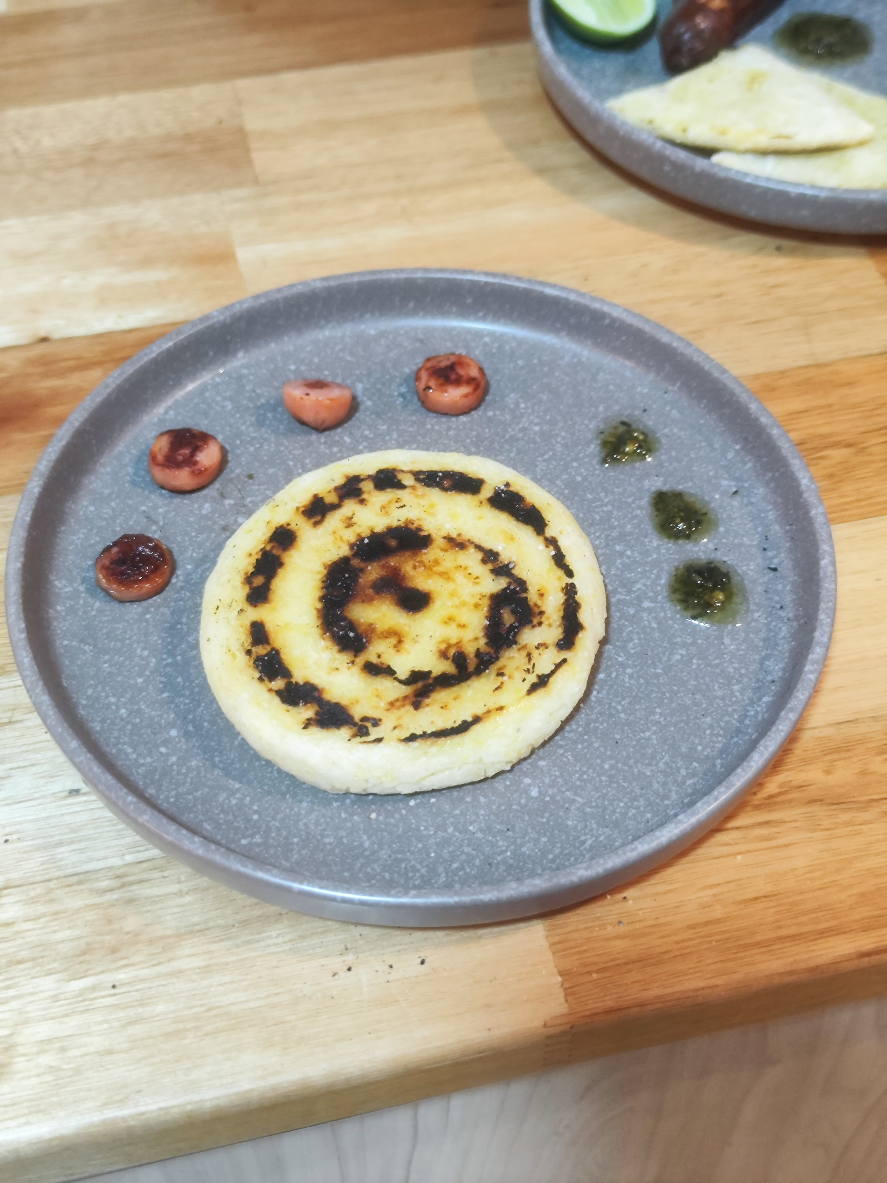 Imagen 1 de b: Arepa Colombiana rellena
