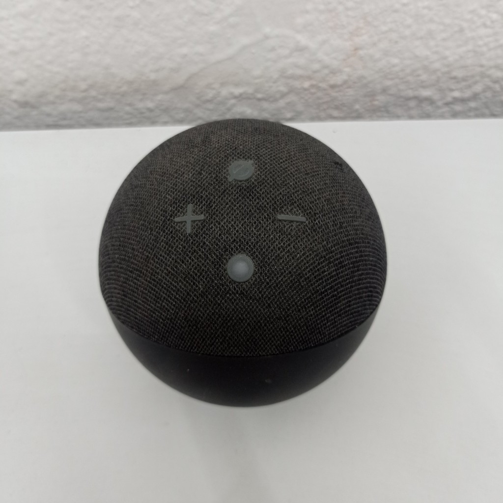 Imagen 1 de altavoz inteligente Amazon Echo Dot en color negro