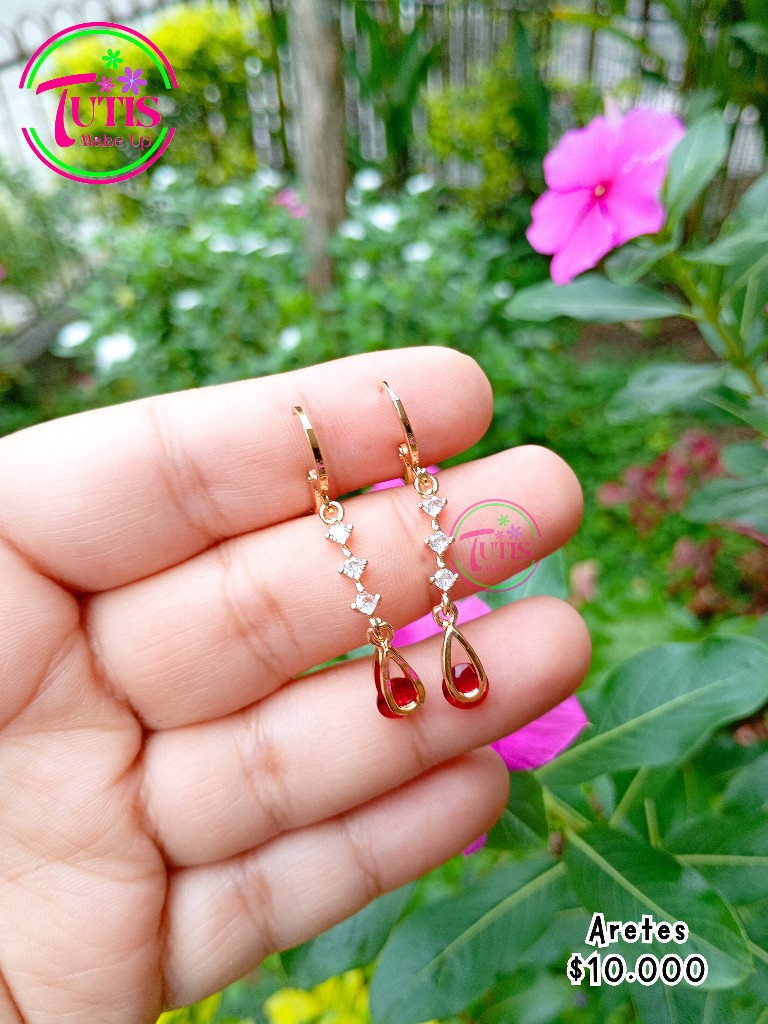 Imagen 1 de Aretes Covergold Cristal Rojo y Transparente