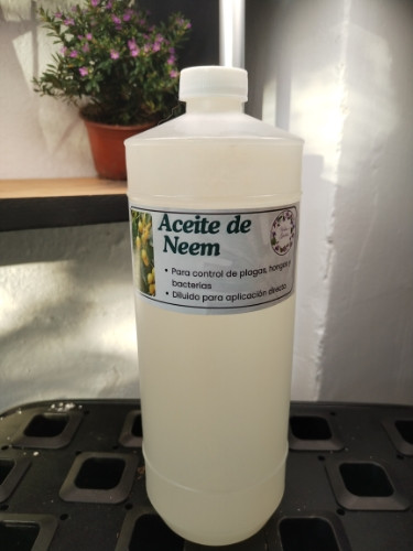 Imagen 1 de Aceite Neem aplicación directa 1 litro.