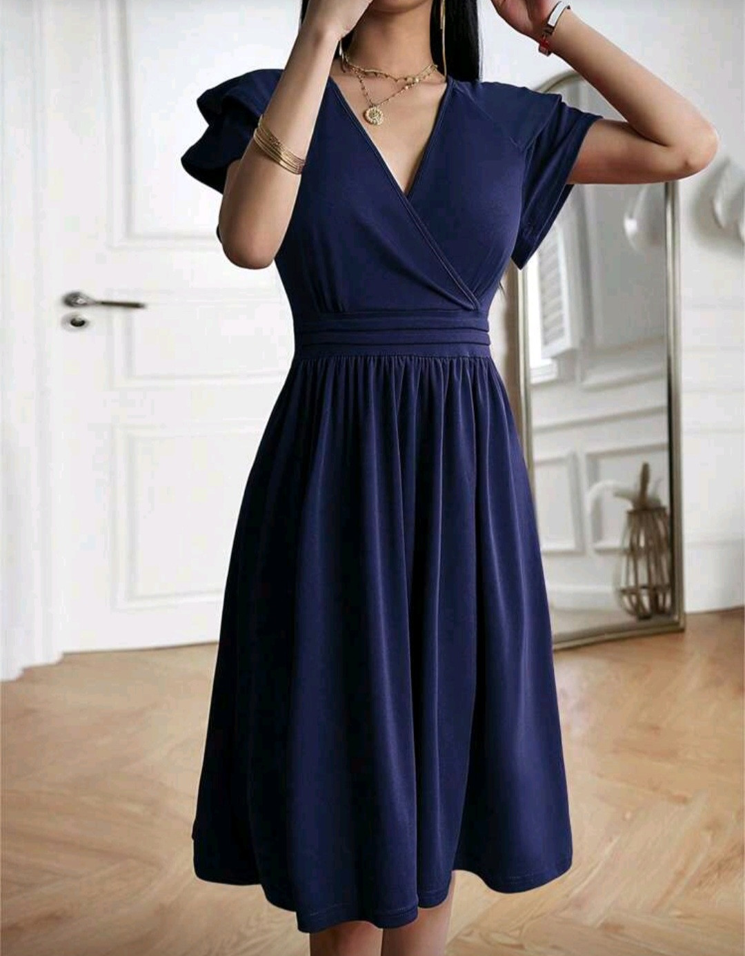 Imagen 1 de Vestido azul marino cuello cruzado en V