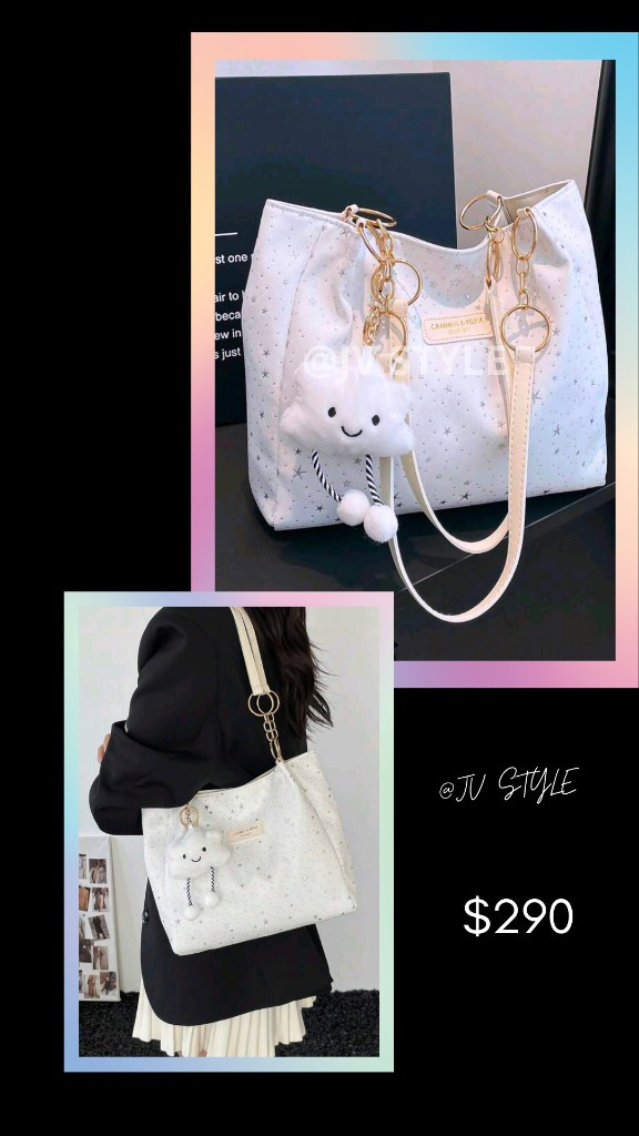 Imagen 1 de Bolso blanco con llavero de nube