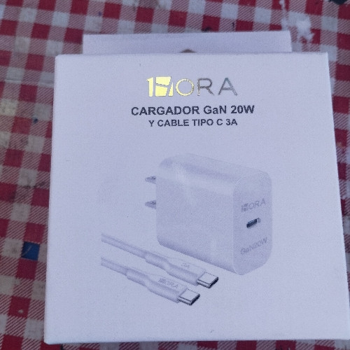 Imagen 1 de Cargador 20W y cable Tipo C 3A 1hora