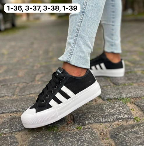 Imagen 1 de Adidas negros