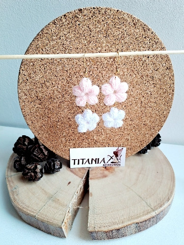Imagen 1 de Aretes 2 Flores Rosada y Blanca