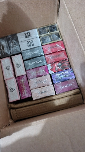 Imagen 1 de 30 perfumes
