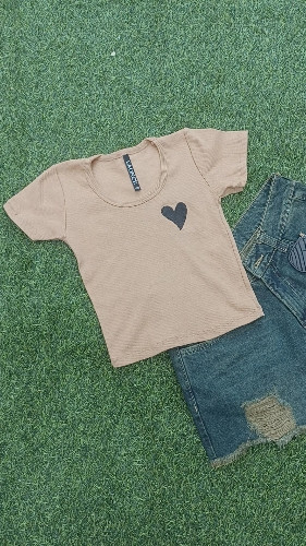 Imagen 1 de BABY TEE CORAZON BORDADO ONC