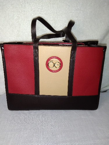 Imagen 1 de Cloe Tote atemporal