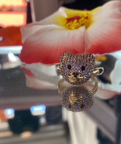 Imagen 1 de Anillo cara de oso color morado lila