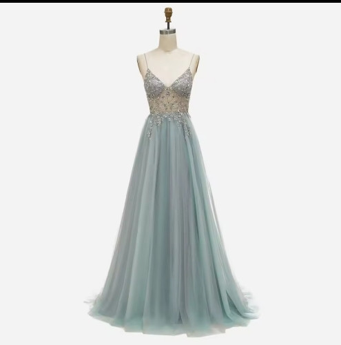 Imagen 1 de 1 tul verde/azul con pedrería