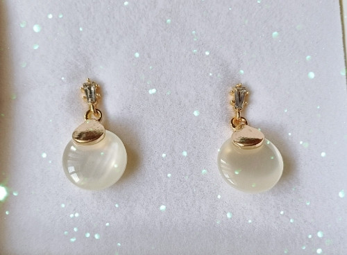 Imagen 1 de Aretes Perla Blanca Nacarada, fantasía fina