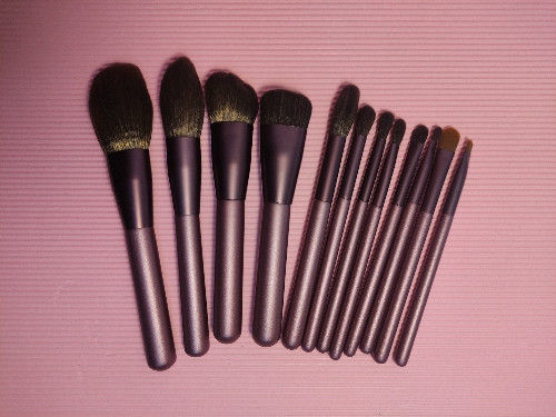 Imagen 1 de 12 PIEZAS SET DE BROCHAS  VINO