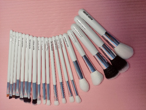 Imagen 1 de 20 PIEZAS SET BROCHAS BLANCO