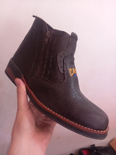 Imagem 1 de Botina 2 ziper CAT em couro