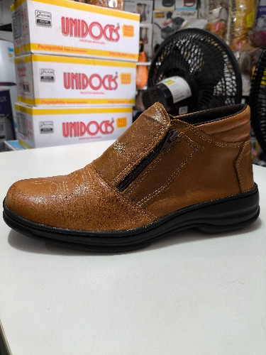 Imagem 1 de Botina cano baixo whangler couro caramelo