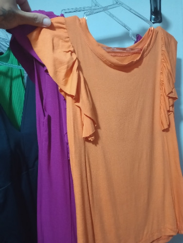 Imagem 1 de BLUSA BABADO LATERAL 