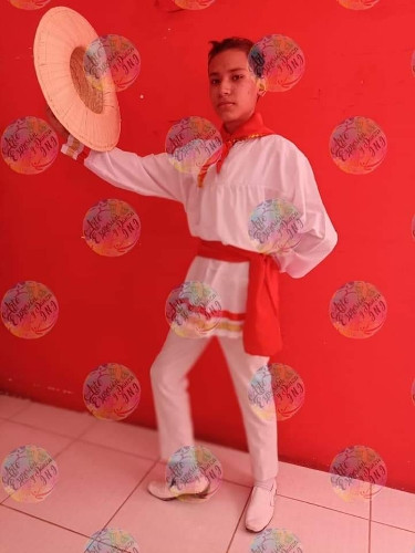 Imagen 1 de Cotona blanca con cintas rojas y dorada