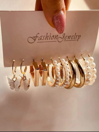 Imagen 1 de Aretes dorados perlados✨